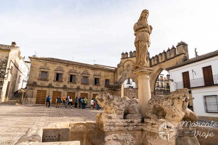 Plaza de los leones Baeza